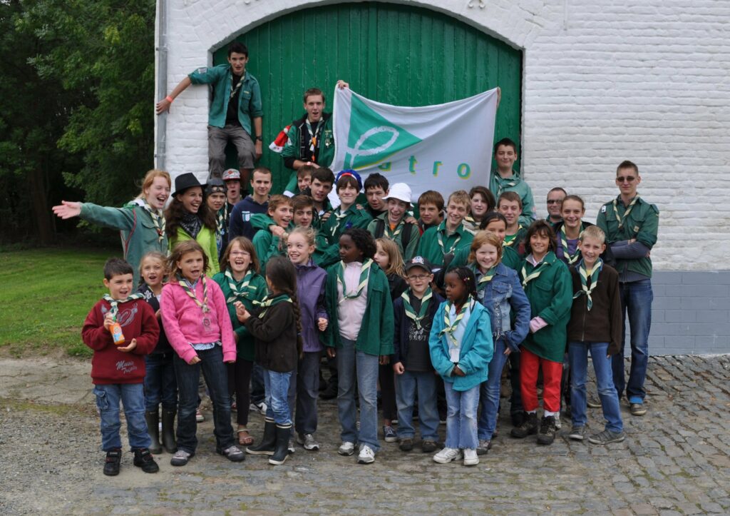 Image d'enfants engagés dans des activités au Patro